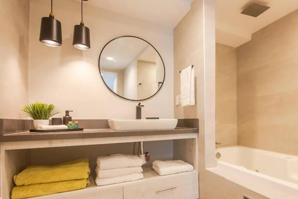 Location- 3-Bdr Penth-150 Mbps- Pool- Priv Rooftop Playa del Carmen 0*,  Mexico