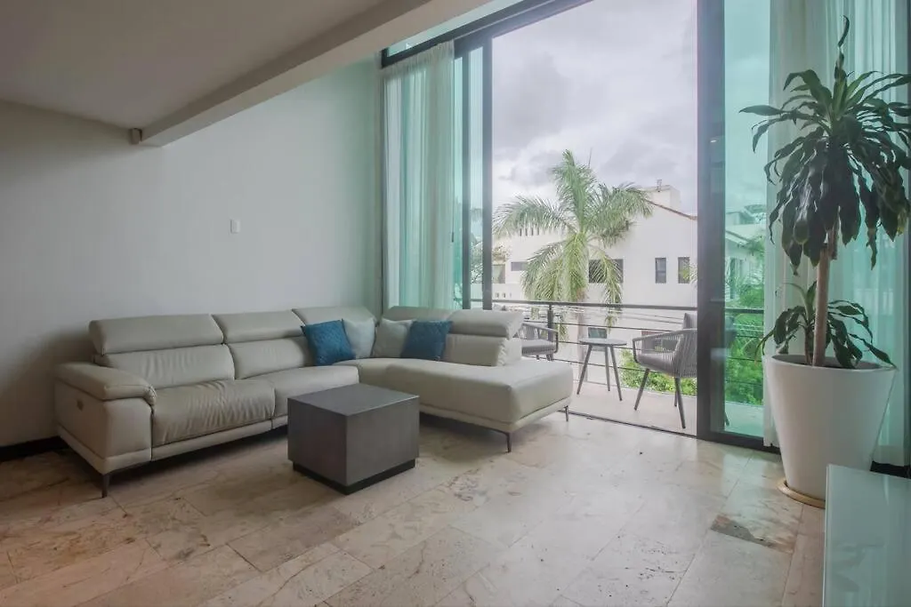 Location- 3-Bdr Penth-150 Mbps- Pool- Priv Rooftop Playa del Carmen Apartment