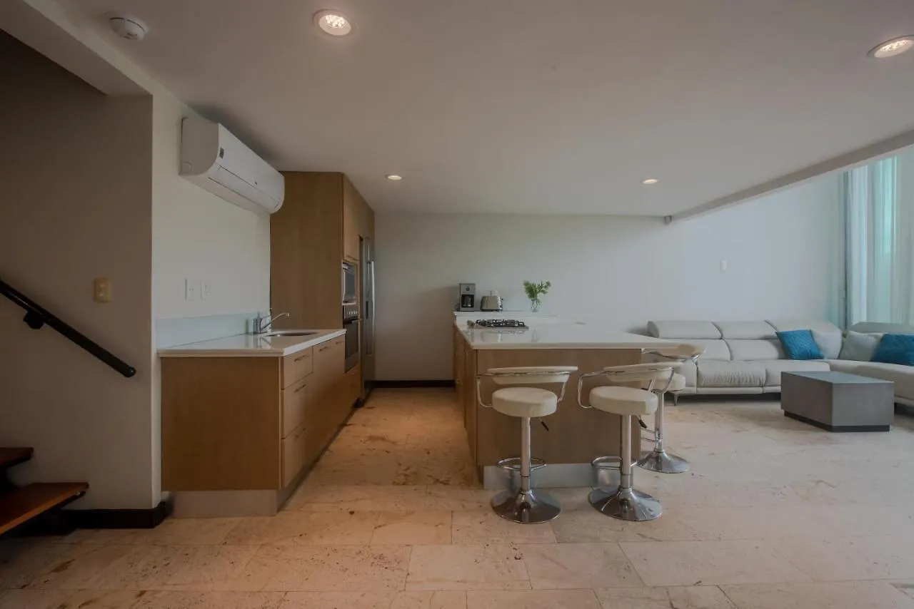 Apartment Location- 3-Bdr Penth-150 Mbps- Pool- Priv Rooftop Playa del Carmen